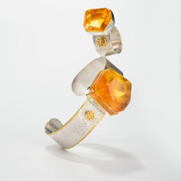 21. Ring and bracelet: Baltic amber, gold-plated silver setting